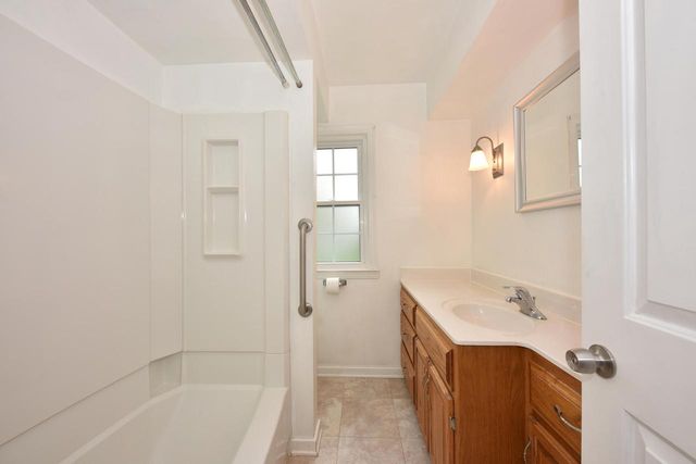 2073 Sumner STREET, Hartford, WI 53027