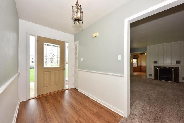 2073 Sumner STREET, Hartford, WI 53027