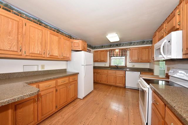 2073 Sumner STREET, Hartford, WI 53027