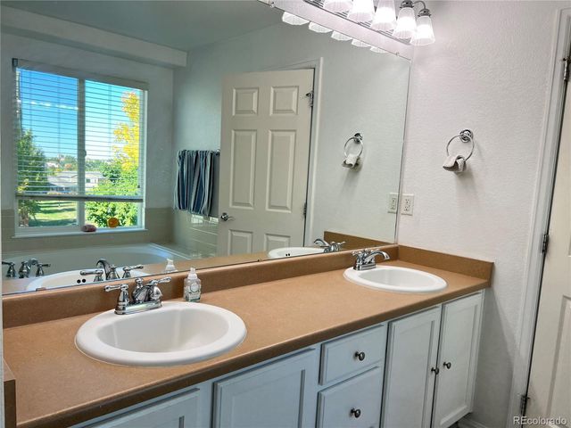 6335 S Nelson Way, Littleton, CO 80127