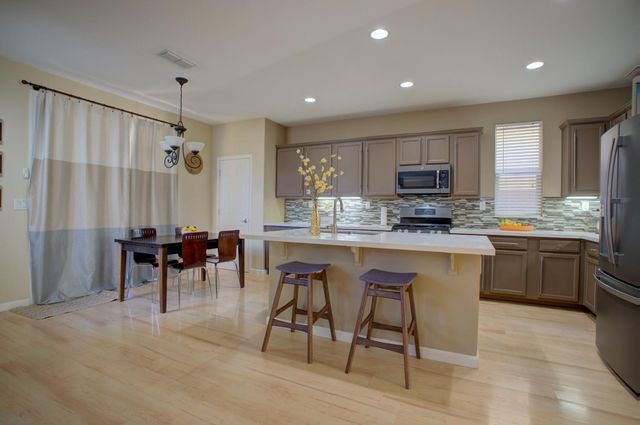 180 Mahonia Cir, Sacramento, CA 95835