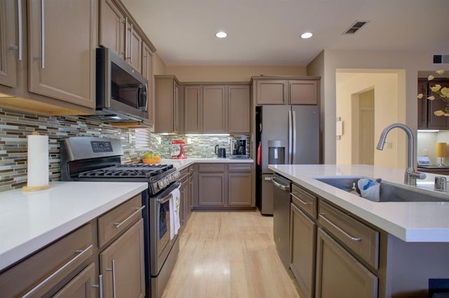180 Mahonia Cir, Sacramento, CA 95835