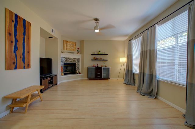 180 Mahonia Cir, Sacramento, CA 95835