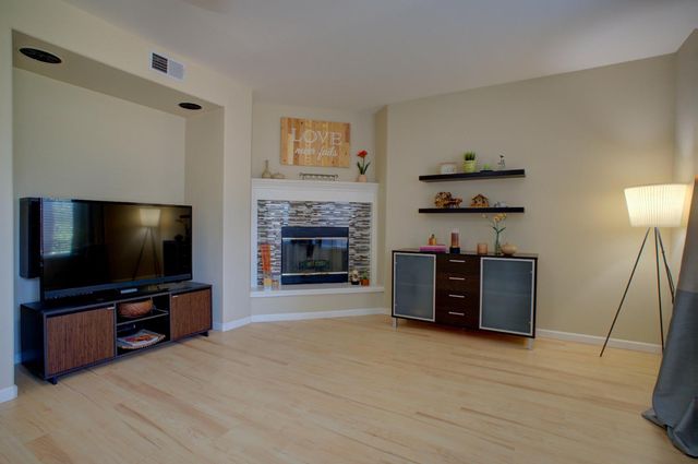 180 Mahonia Cir, Sacramento, CA 95835