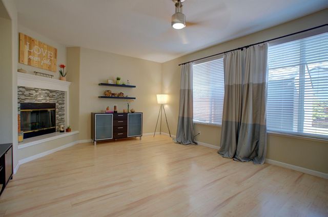 180 Mahonia Cir, Sacramento, CA 95835