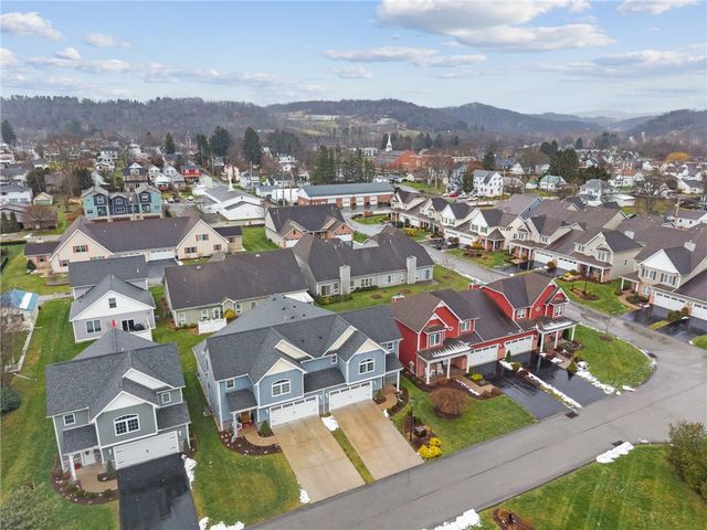 336 Village Court, Ligonier Boro, PA 15658