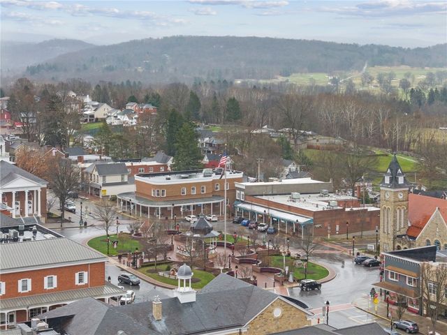 336 Village Court, Ligonier Boro, PA 15658