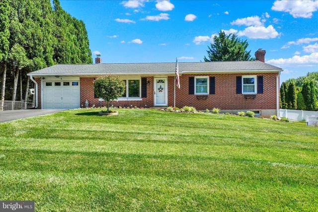 6 WASHINGTON RD, New Freedom, PA 17349