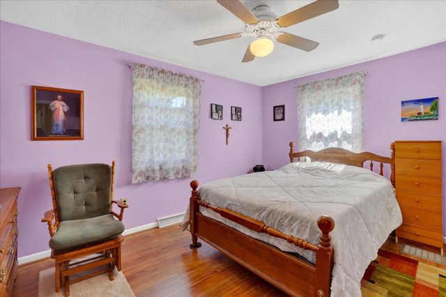 6 WASHINGTON RD, New Freedom, PA 17349