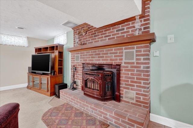 6 WASHINGTON RD, New Freedom, PA 17349