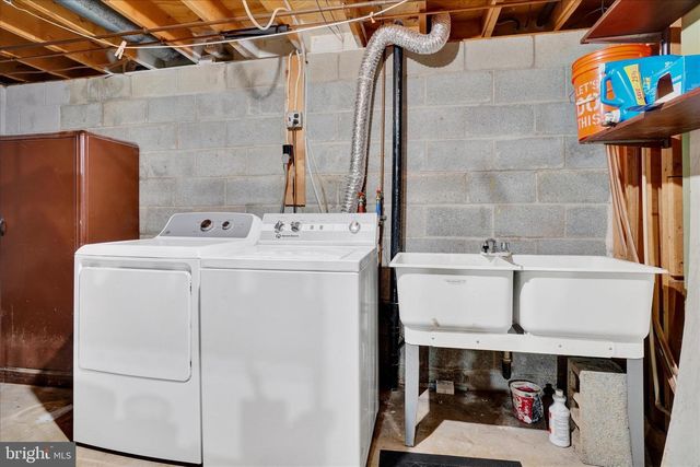 6 WASHINGTON RD, New Freedom, PA 17349