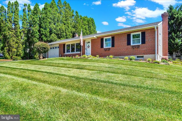 6 WASHINGTON RD, New Freedom, PA 17349