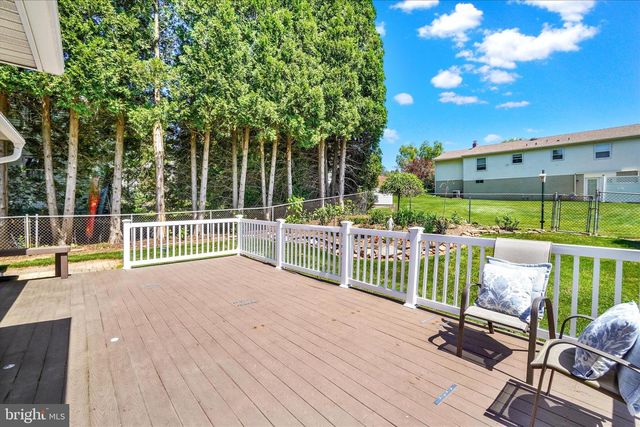 6 WASHINGTON RD, New Freedom, PA 17349
