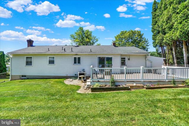 6 WASHINGTON RD, New Freedom, PA 17349