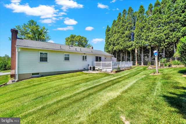 6 WASHINGTON RD, New Freedom, PA 17349