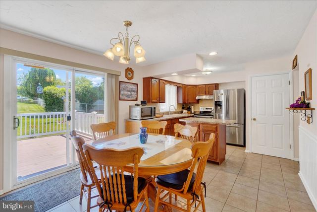 6 WASHINGTON RD, New Freedom, PA 17349