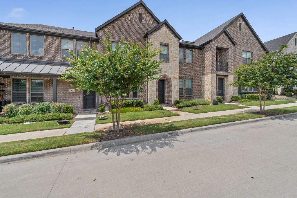 313 Mcconathy Way, Flower Mound, TX 75028