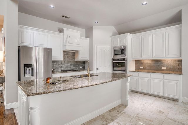 4318 Gleneagles Drive, Mansfield, TX 76063