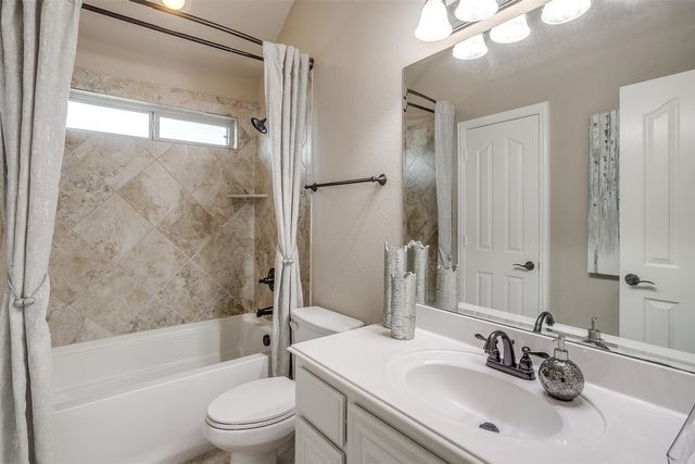 4318 Gleneagles Drive, Mansfield, TX 76063