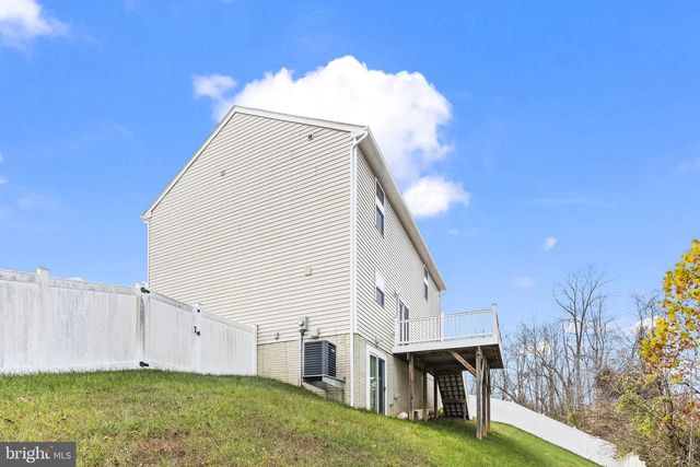 12 WILLOW WOODS DR, La Plata, MD 20646