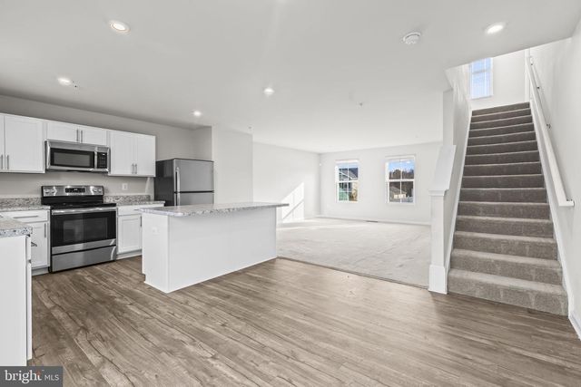 12 WILLOW WOODS DR, La Plata, MD 20646