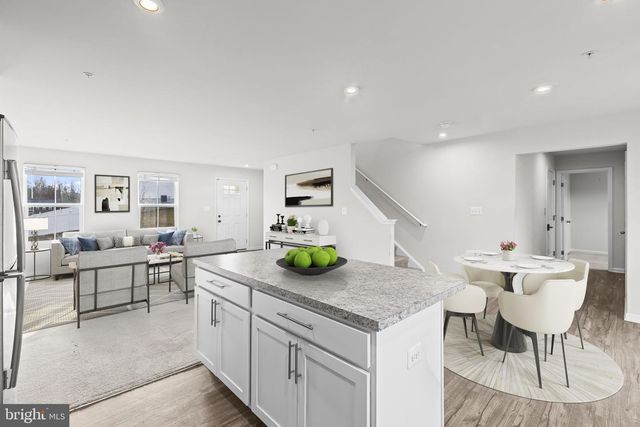 12 WILLOW WOODS DR, La Plata, MD 20646