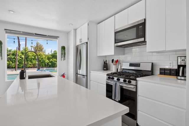 2292 E Bellamy Road, Palm Springs, CA 92262