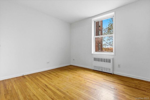 60-11 Broadway 4N, Woodside, NY 11377