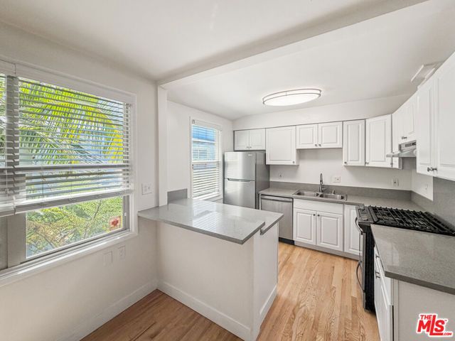 1216 N Crescent Heights Boulevard 18, West Hollywood, CA 90046