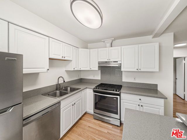 1216 N Crescent Heights Boulevard 18, West Hollywood, CA 90046