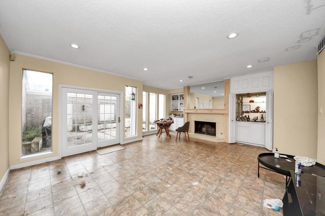 1734 S Gessner Road, Houston, TX 77063