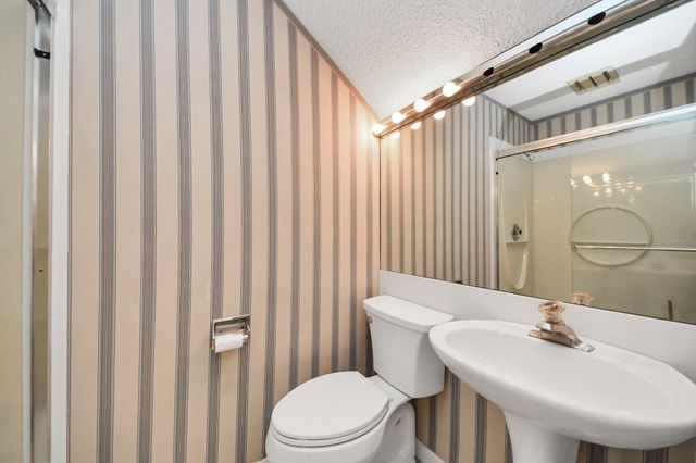 1734 S Gessner Road, Houston, TX 77063