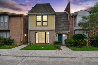 1734 S Gessner Road, Houston, TX 77063