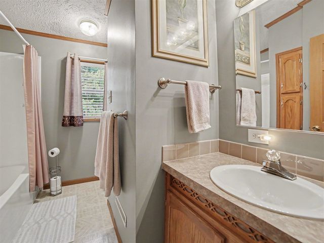 4905 N Wayne Road, Pentwater, MI 49449