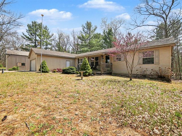 4905 N Wayne Road, Pentwater, MI 49449