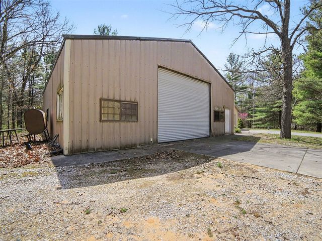 4905 N Wayne Road, Pentwater, MI 49449