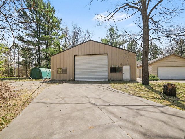 4905 N Wayne Road, Pentwater, MI 49449