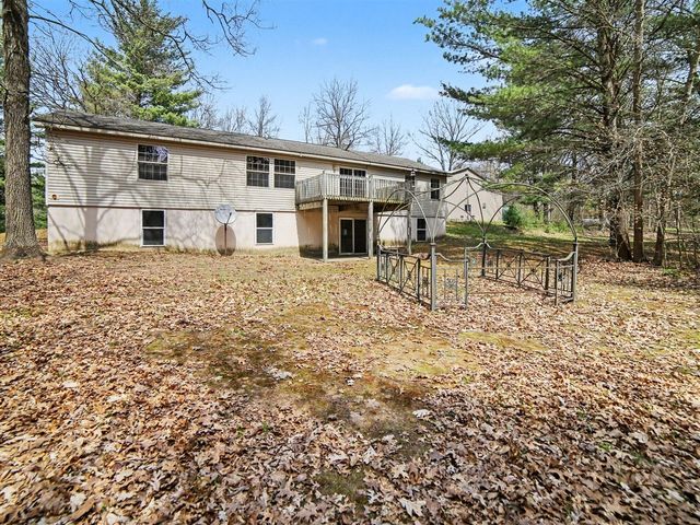 4905 N Wayne Road, Pentwater, MI 49449