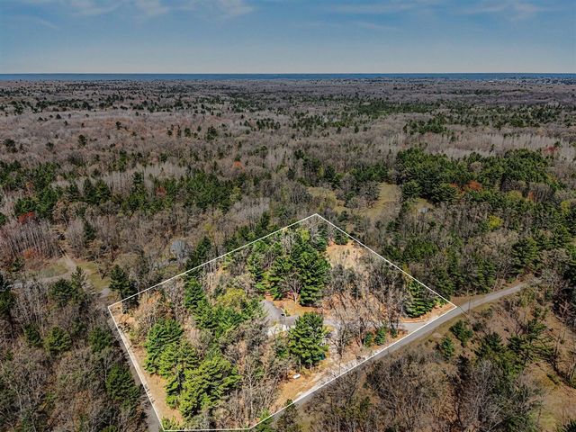 4905 N Wayne Road, Pentwater, MI 49449