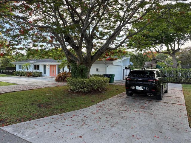 12800 SW 82nd Ct, Pinecrest, FL 33156