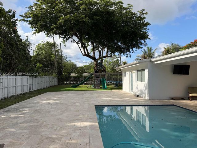 12800 SW 82nd Ct, Pinecrest, FL 33156