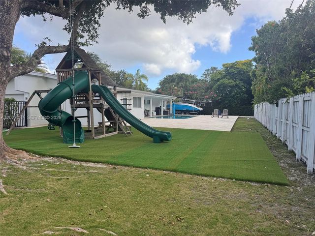 12800 SW 82nd Ct, Pinecrest, FL 33156