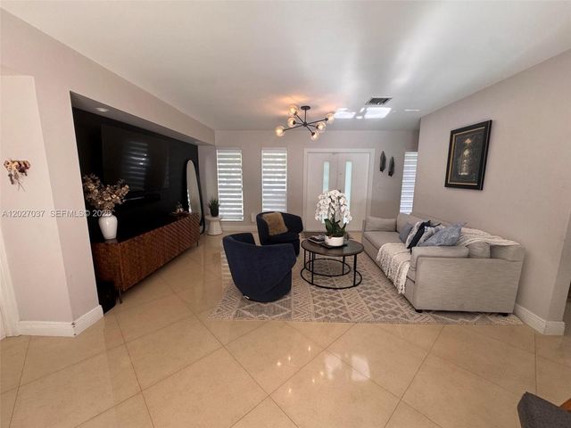 12800 SW 82nd Ct, Pinecrest, FL 33156