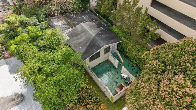 975 SW 37th Avenue, Miami, FL 33135