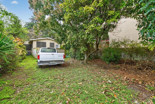 975 SW 37th Avenue, Miami, FL 33135