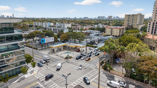 975 SW 37th Avenue, Miami, FL 33135