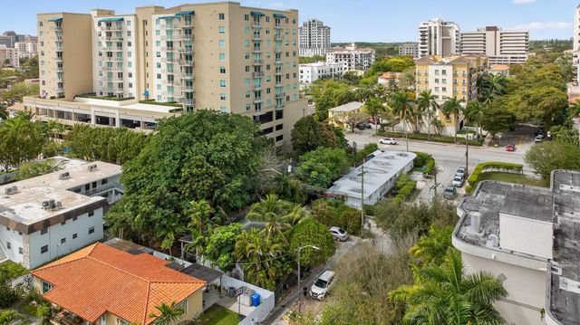 975 SW 37th Avenue, Miami, FL 33135