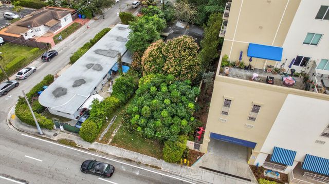 975 SW 37th Avenue, Miami, FL 33135