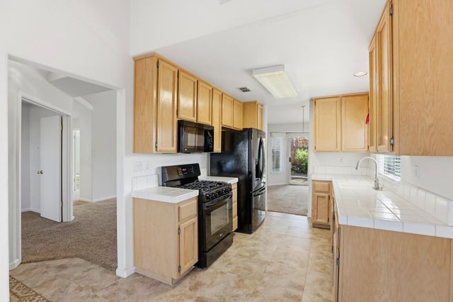 8657 Meandering Way, Antelope, CA 95843