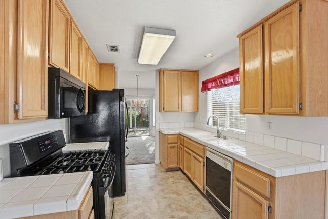 8657 Meandering Way, Antelope, CA 95843